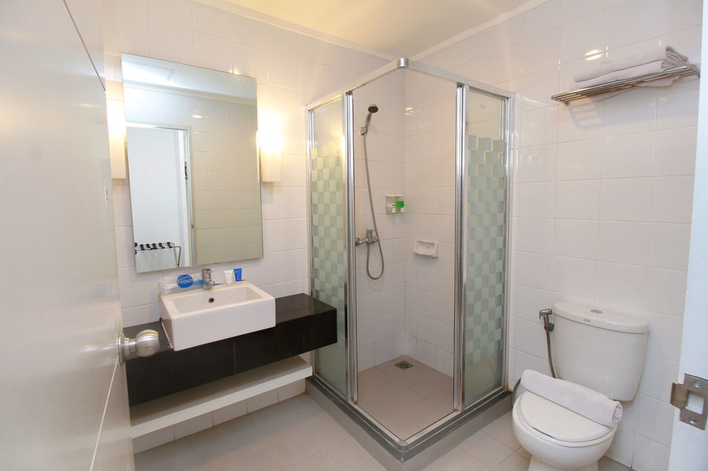 Airy Glodok Pinangsia Raya Jakarta Hotell Exteriör bild