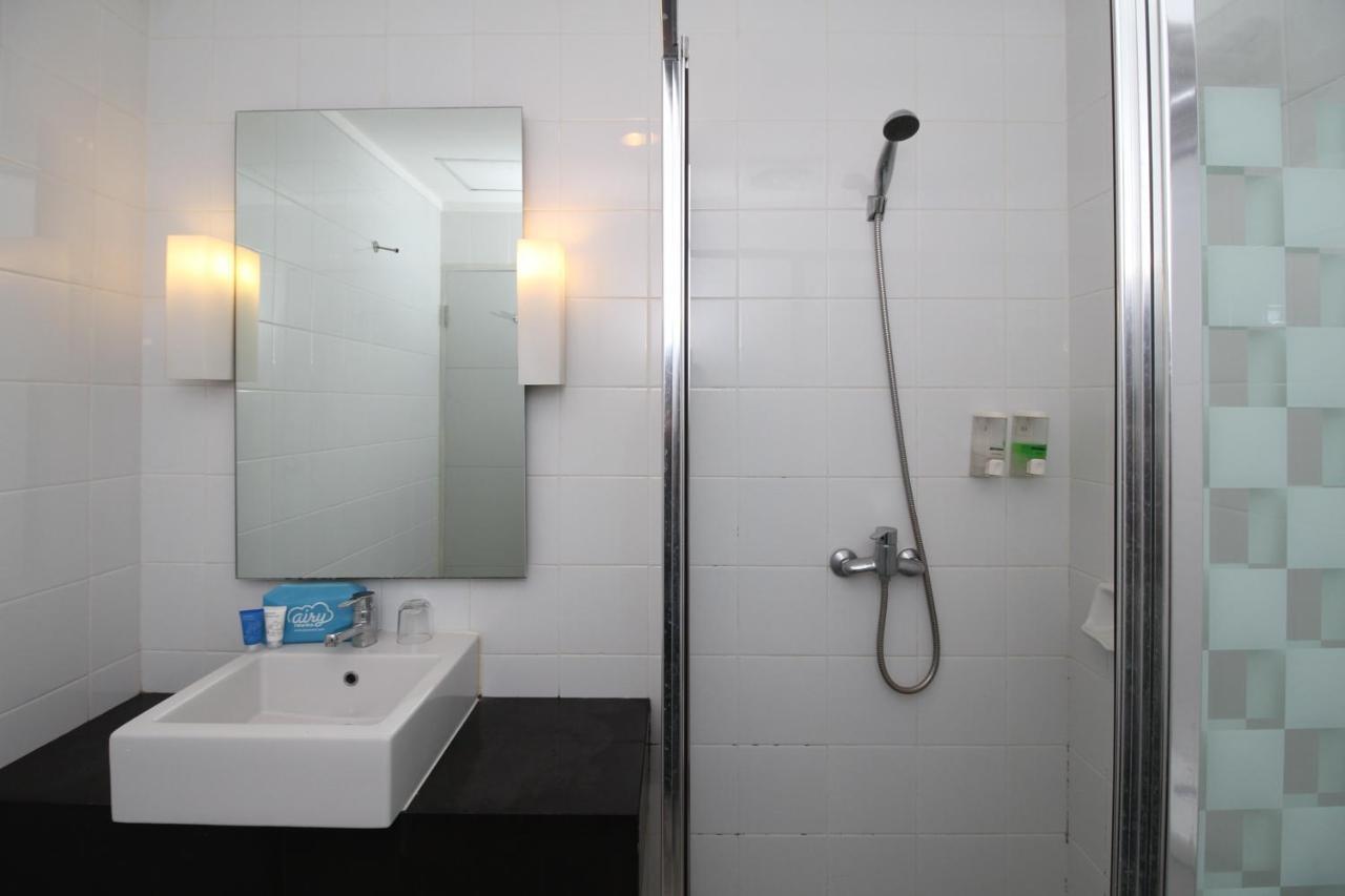 Airy Glodok Pinangsia Raya Jakarta Hotell Exteriör bild