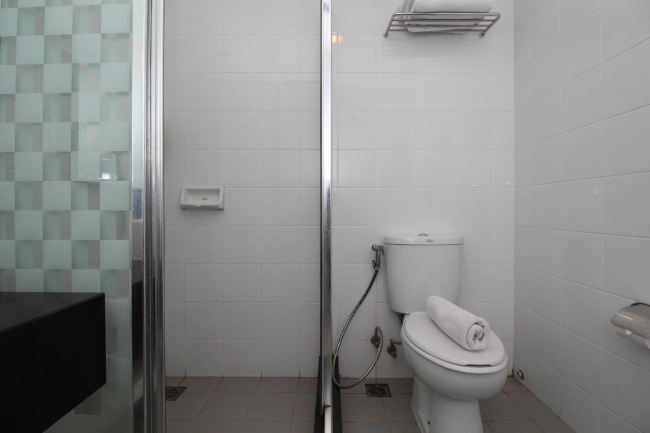 Airy Glodok Pinangsia Raya Jakarta Hotell Exteriör bild