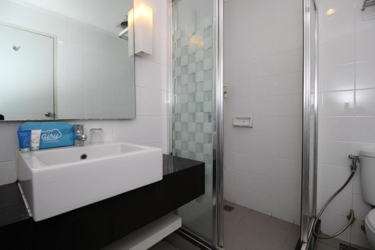 Airy Glodok Pinangsia Raya Jakarta Hotell Exteriör bild