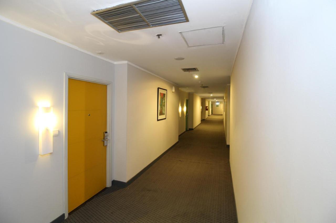 Airy Glodok Pinangsia Raya Jakarta Hotell Exteriör bild
